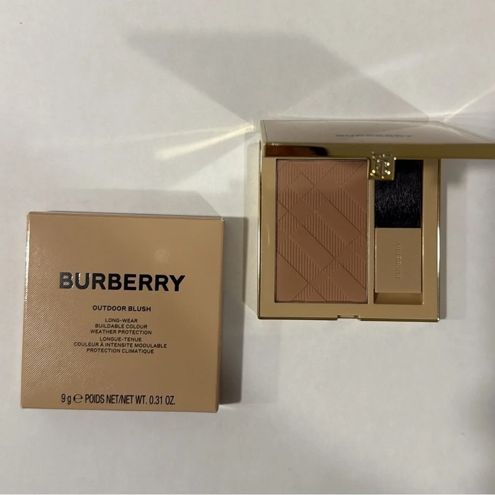 BURBERRY Outdoor Blush in 11 Sand Beige NEW IN BOX - Picture 8 of 8